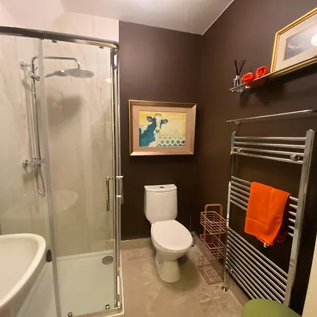 Beautiful Renovated Stone House For Dog Friendly, Quayside Location 度假居 纽波特