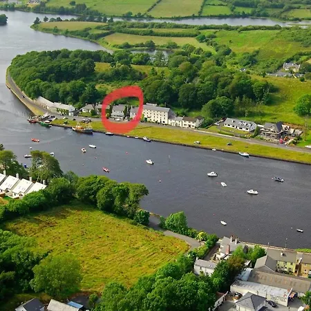 Beautiful Renovated Stone House For Dog Friendly, Quayside Location *