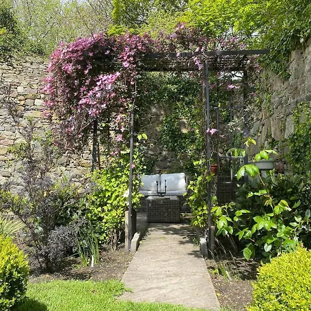 Beautiful Renovated Stone House For Dog Friendly, Quayside Location *