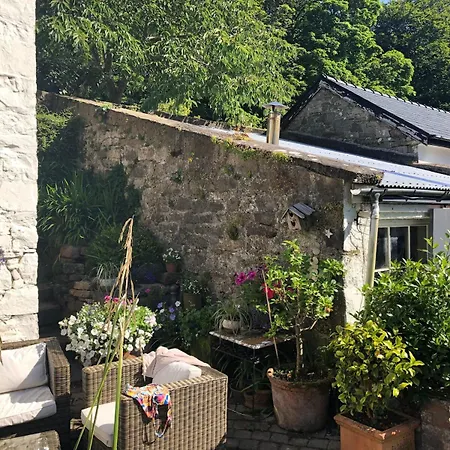 Beautiful Renovated Stone House For Dog Friendly, Quayside Location