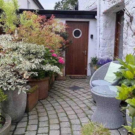 Beautiful Renovated Stone House For Dog Friendly, Quayside Location