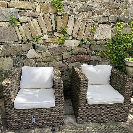 Beautiful Renovated Stone House For Dog Friendly, Quayside Location