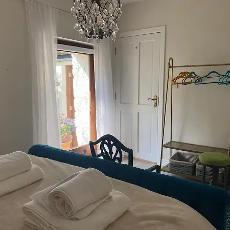 Beautiful Renovated Stone House For Dog Friendly, Quayside Location