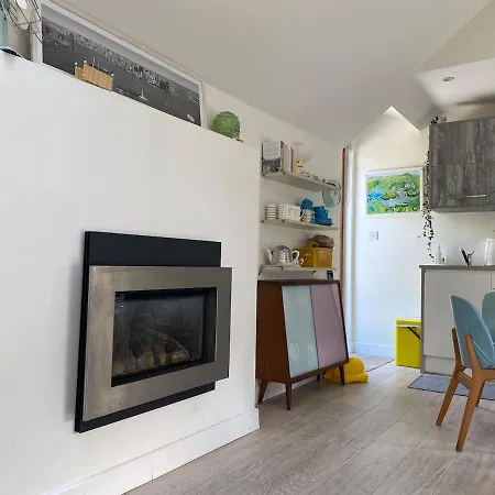 Nyaraló Beautiful Renovated Stone House For Dog Friendly, Quayside Location *